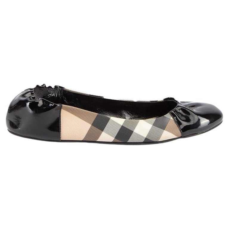 Pre-Loved Burberry Women's Nova Check Patent Leather Ballerina Flats For  Sale at 1stDibs