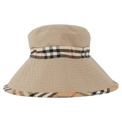 Pre-Loved Burberry Women's Vintage Beige Nova Check Quilted Brim Bucket Hat