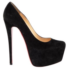 Pre-Loved Christian Louboutin Damenschuhe aus schwarzem Wildleder mit Dolly Heels