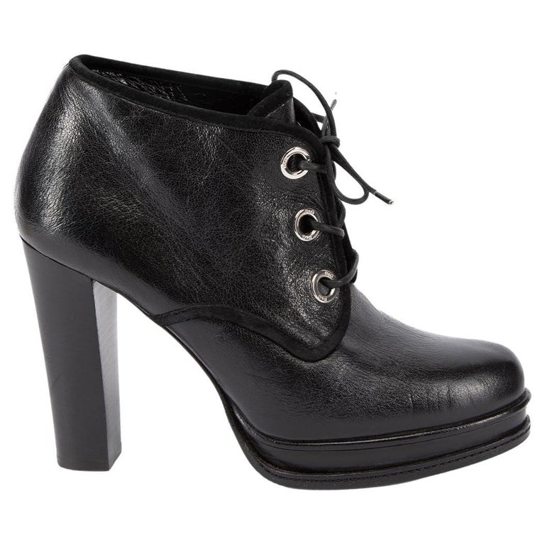 Pre-Loved Dolce and Gabbana Women's Black Eyelet Lace Up Platform Heeled  Boots For Sale at 1stDibs