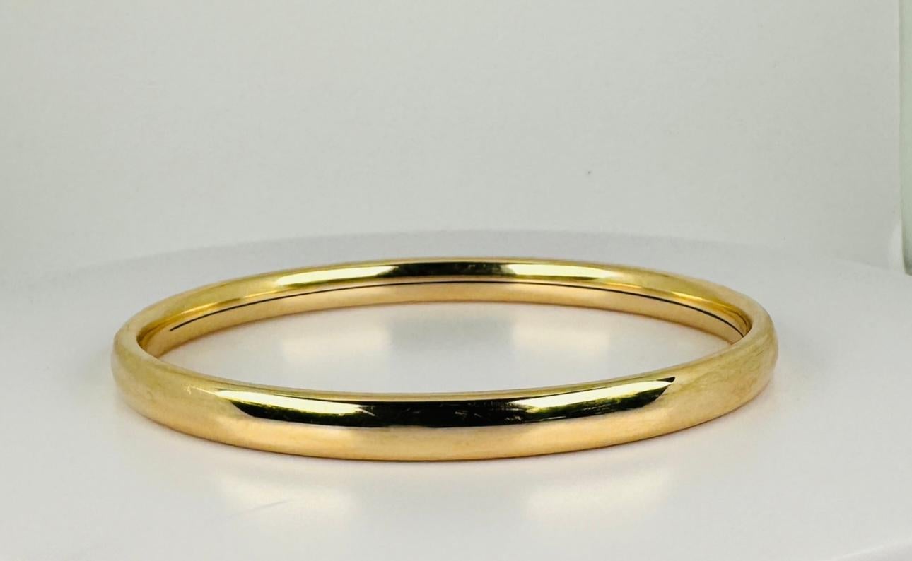 Pre-loved European oval bracelet made of 14 carat yellow gold  For Sale 2