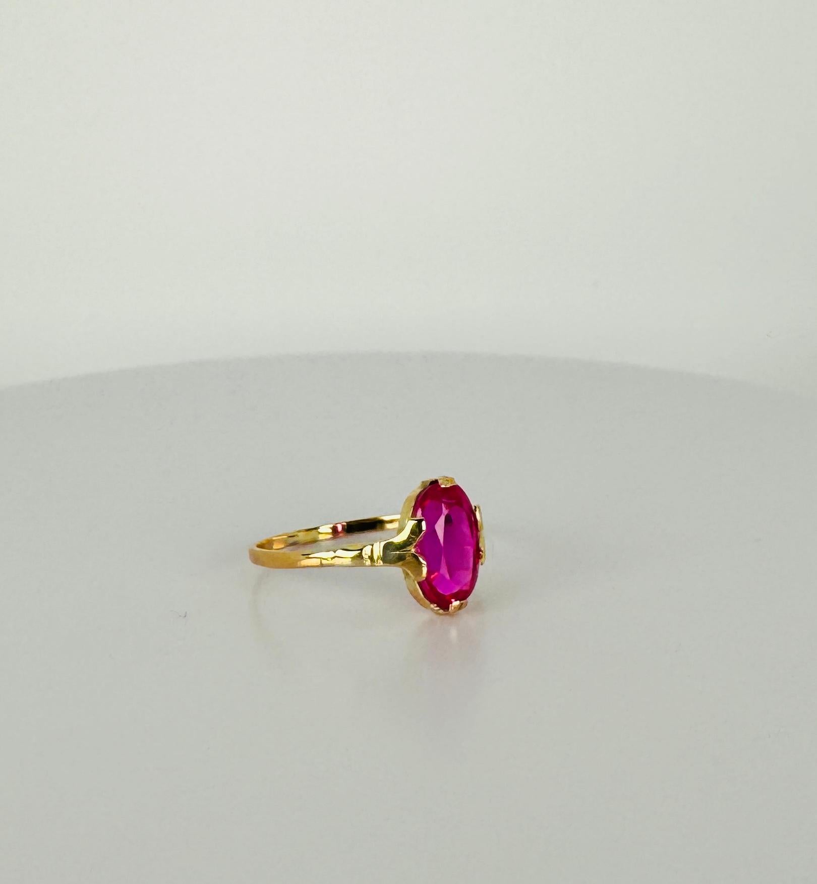 14k yellow gold ring 14 carat with oval pink sapphire of 1.76 carat In Good Condition In Heemstede, NL