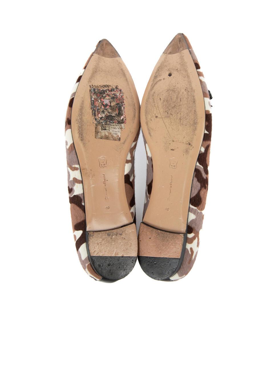 CONDITION is Very good. Minimal wear to flats is evident. Minimal wear to the outsole on this used Gianvitto Rossi designer resale item. Details Multicolour Pont hair calfskin Ballet flats Camouflage pattern Pointed toe Flat heel Tassel detail on