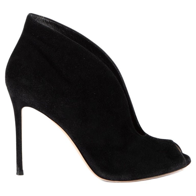 PreLoved Gianvito Rossi Women's Peep Toe Suede Heels For Sale at 1stDibs