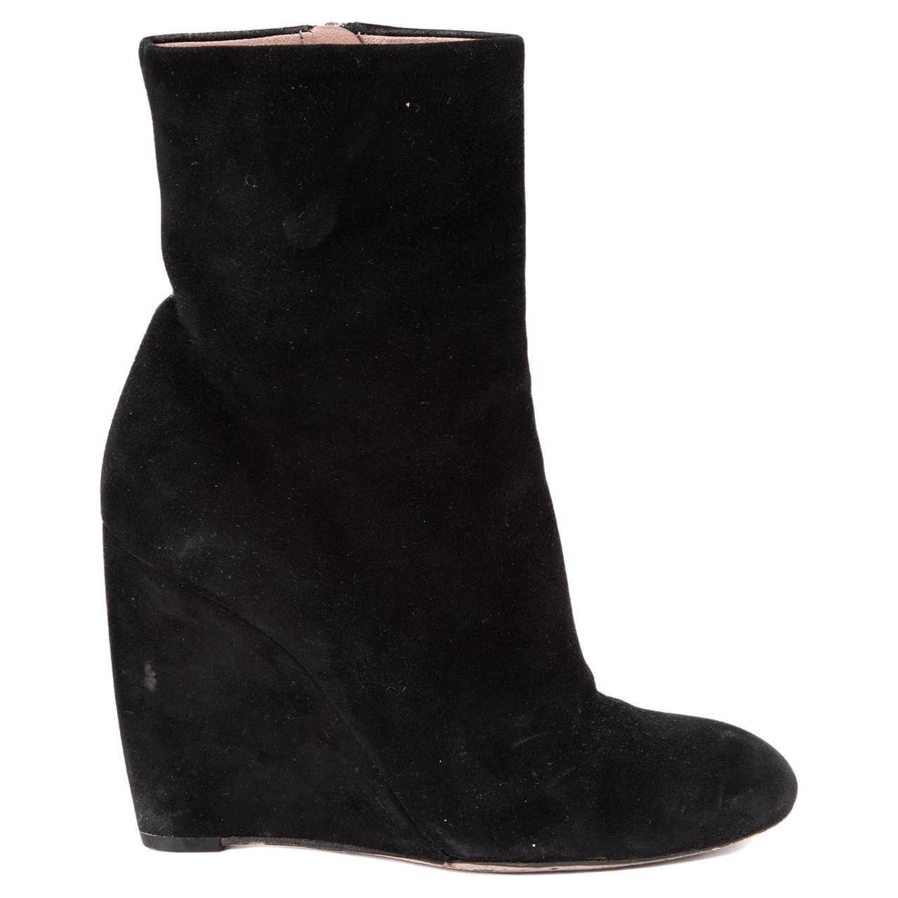 Pre-Loved Gucci Women's Black Suede Wedged Ankle Boots For Sale