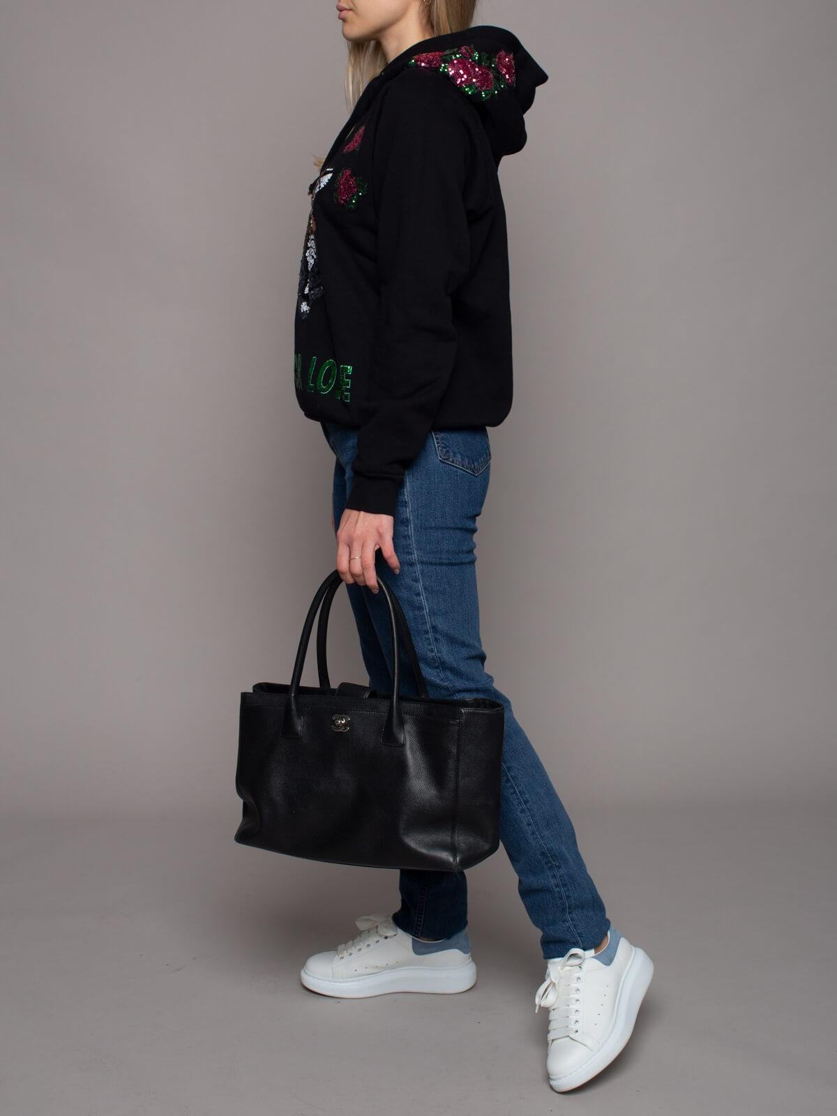Pre Loved Gucci Women s Blind For Love Sequin Sweatshirt Black For Sale pre-loved-gucci-women-s-blind-for-love-sequin-sweatshirt-black-for-sale