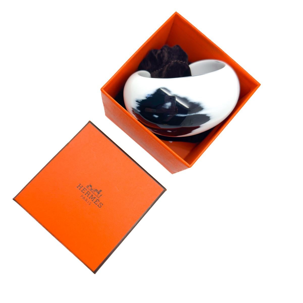 Polsino monocromatico Hermès usato anni 2010 In condizioni buone in vendita a Wilmslow, GB