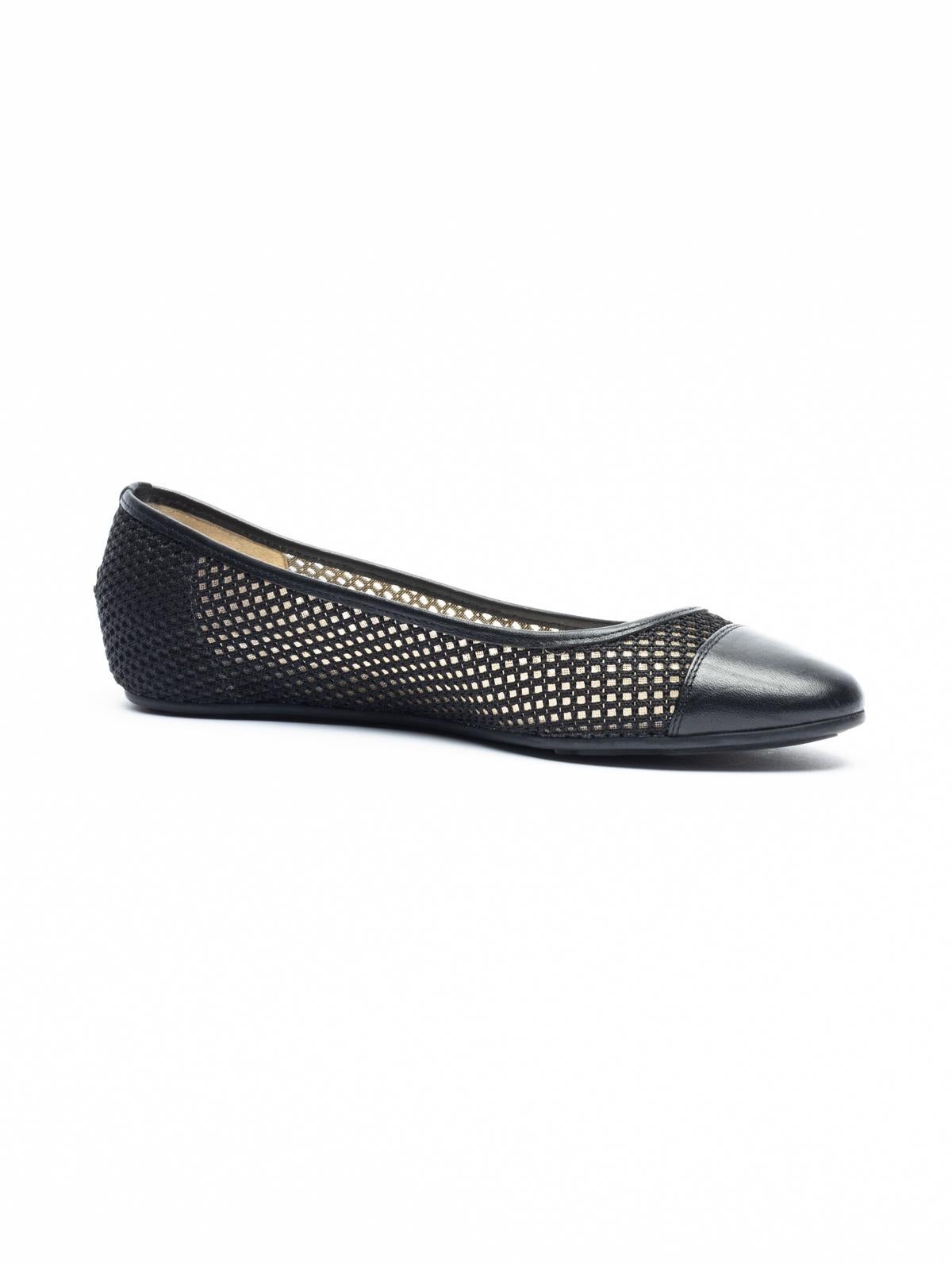 CONDITION is Very Good. Minor wear to areas such as the exterior and sole. Details Black Made In Italy Mesh Detailing Composition Leather Size 37 EU/ UK 4/ US 7 Pre-Loved Jimmy Choo Women's Black Leather and Mesh Ballerina Pumps