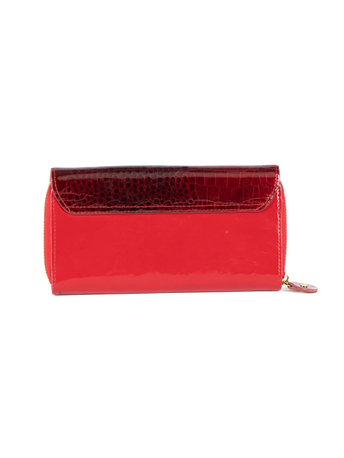 Pre-Loved Miu Miu Women's Red Patent Leather Wallet In Excellent Condition In London, GB
