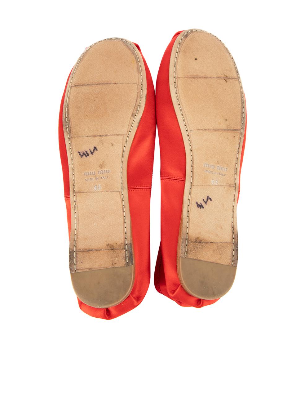 Pre-Loved Miu Miu Women's Red Satin Bow Accent Ballet Flats In Excellent Condition In London, GB