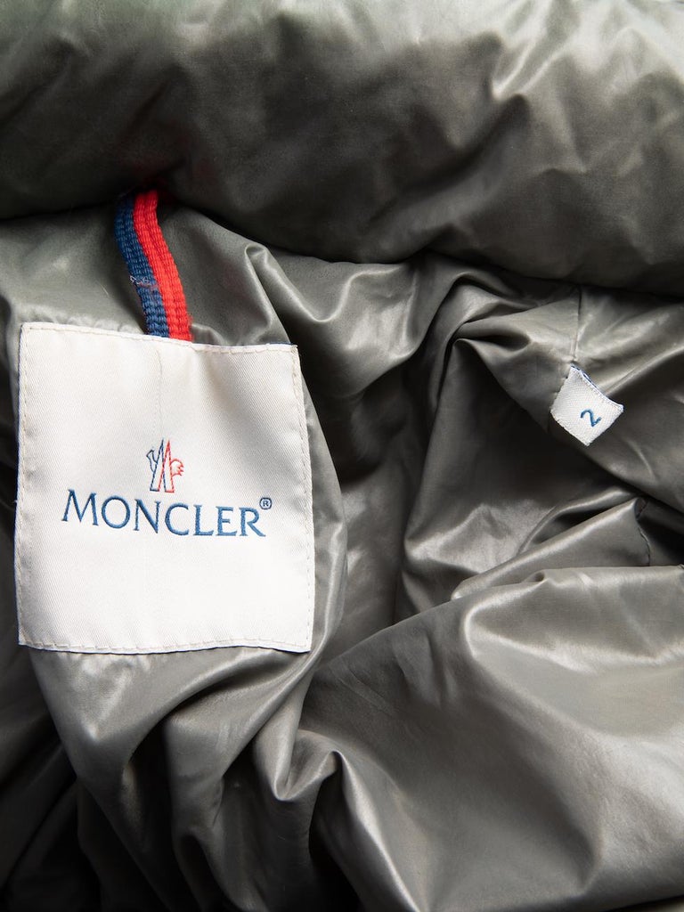 PreLoved Moncler Women's Grey Hooded Quilted Down Jacket For Sale at