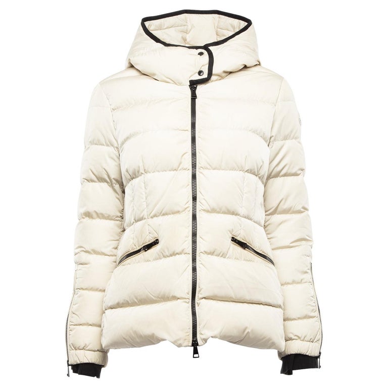Pre-Loved Moncler Women's Puffer Short Down Jacket Cream For Sale at ...