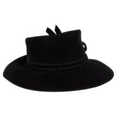 Pre-Loved Philip Treacy Women's Velvet Hat