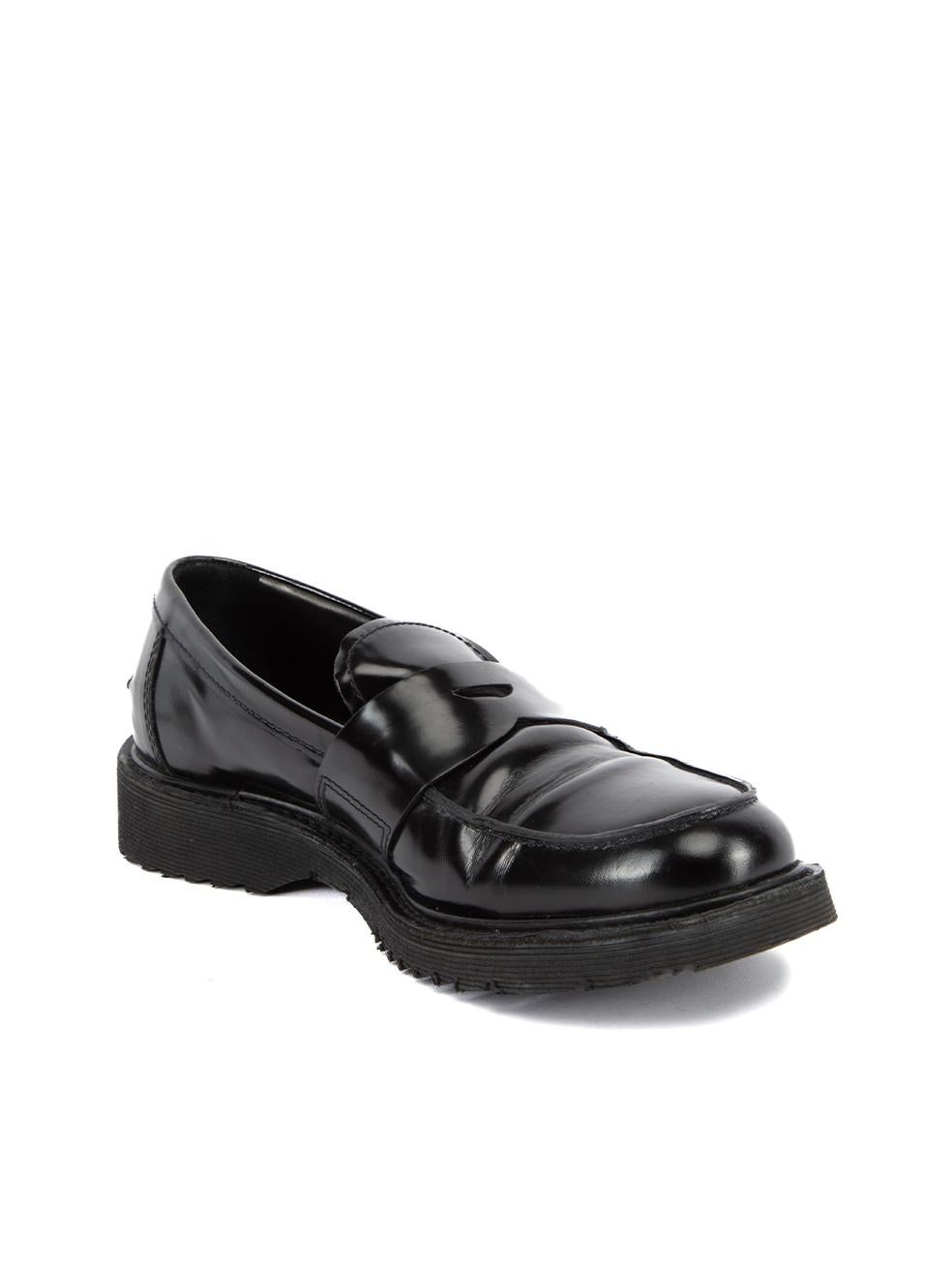 CONDITION is Very good. Minimal wear to shoes is evident. Minimal wear to the leather exterior where creasing can be seen at the vamp. There are also scuffs seen to the midsole on this used Prada designer resale item. This item includes the original
