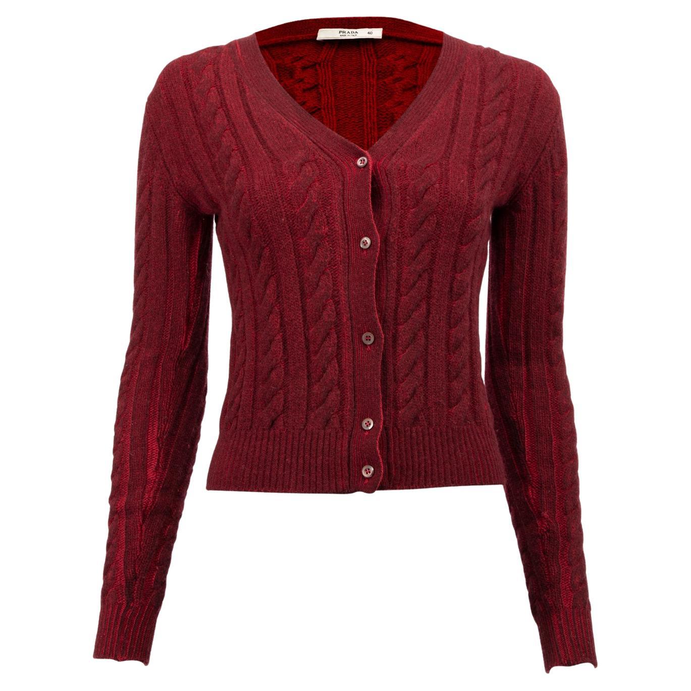 Cardigan en tricot torsadé pour femmes Prada, bourgogne, d'occasion en vente