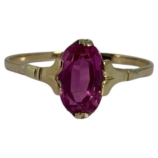 Pre-loved European ring made of 14 carat gold with pink sapphire of 1.76 carat For Sale
