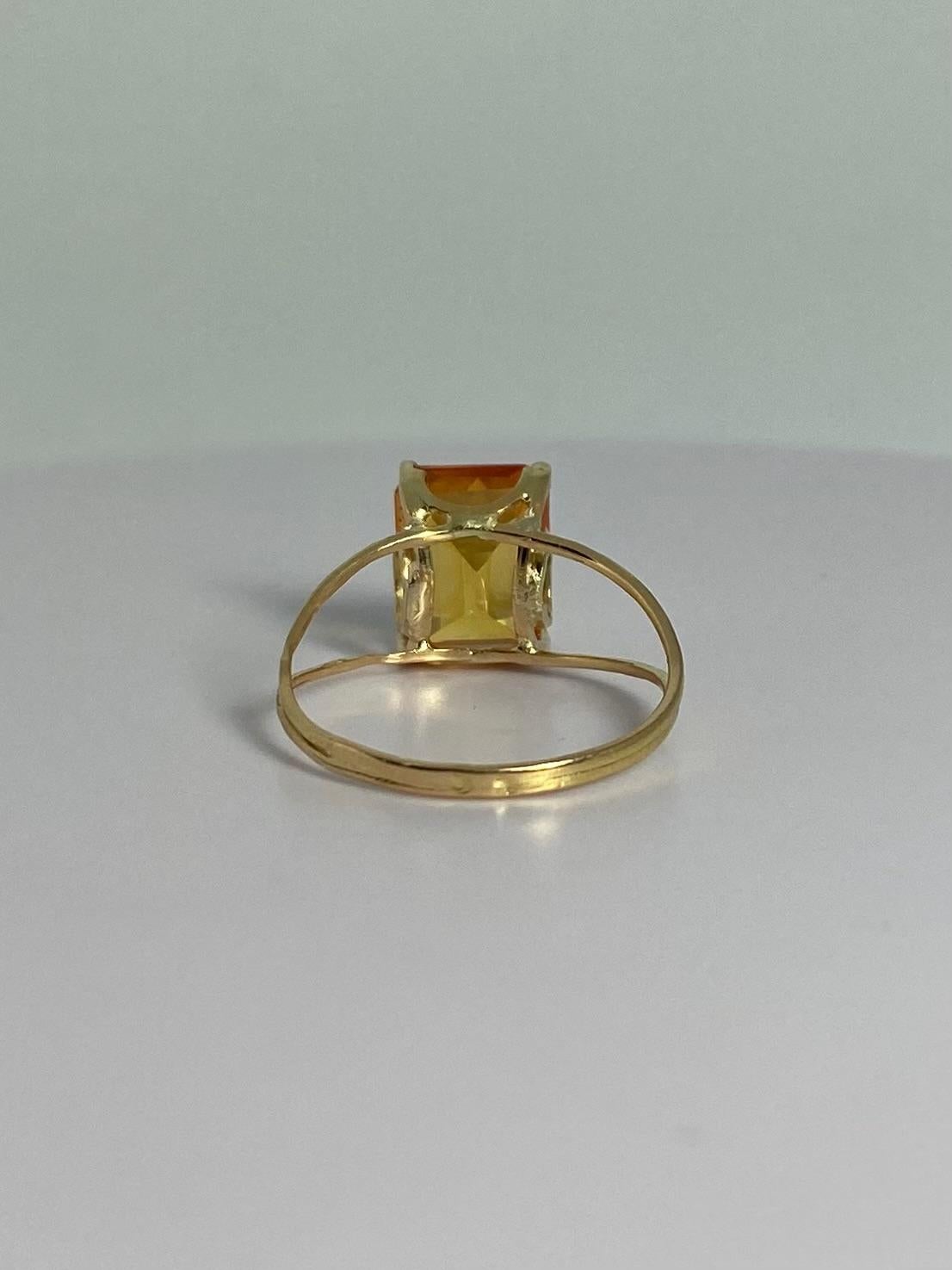Pre-loved ring made of 18 carat gold with beautiful emerald faceted citrine In Good Condition For Sale In Heemstede, NL