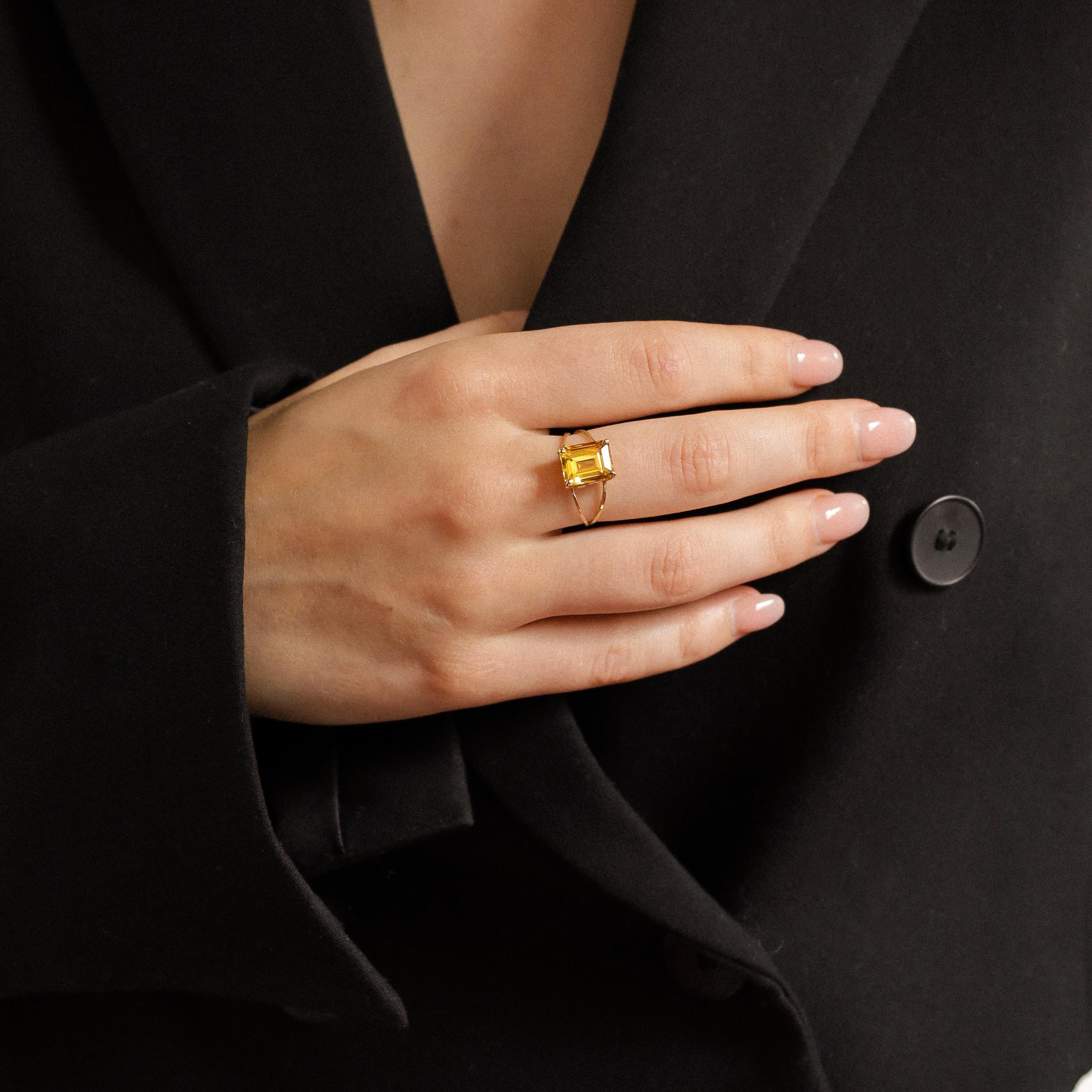 Anillo vintage de oro amarillo de 18k con citrino talla esmeralda - Spanish Jewel Corte esmeralda