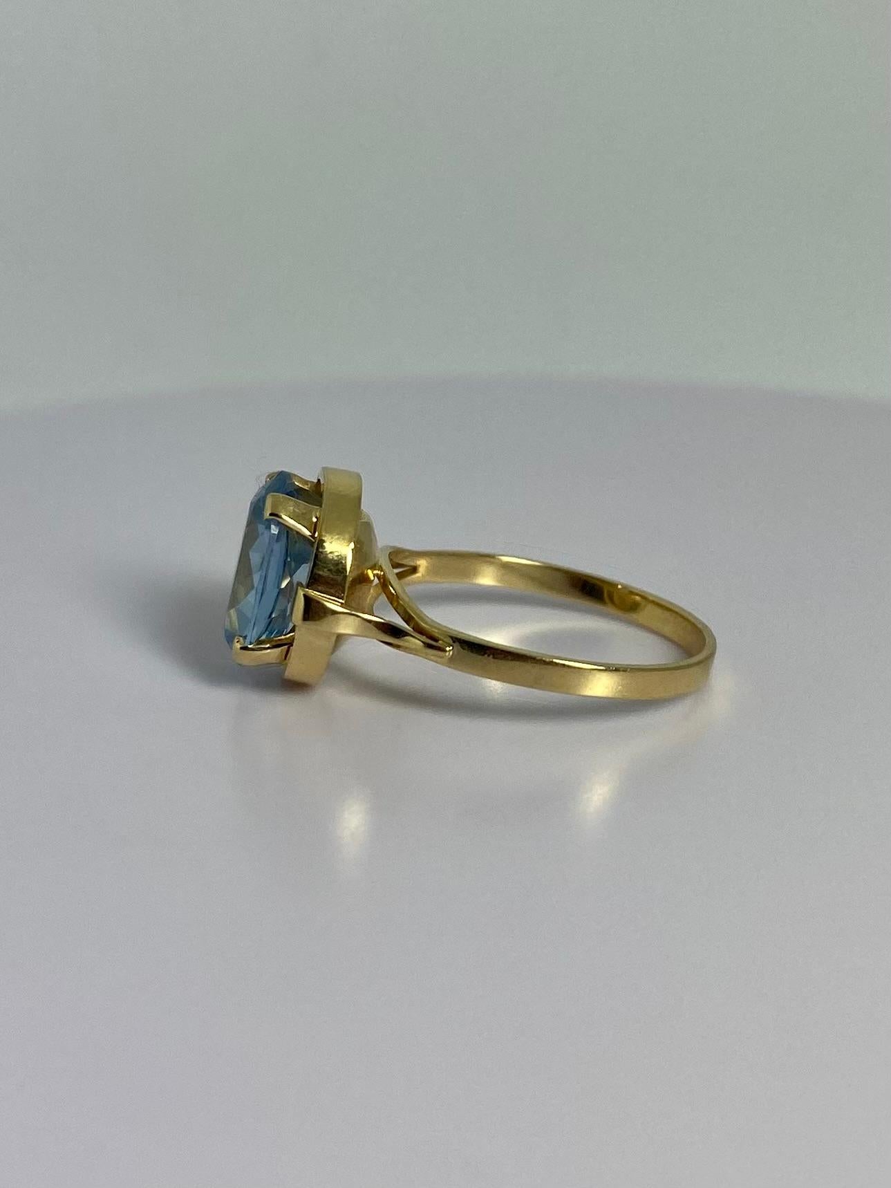 Ring aus 18k Gelbgold mit 3,30ct rundem blauem Spinell - Europäisches Juwel im Vintage-Stil 2
