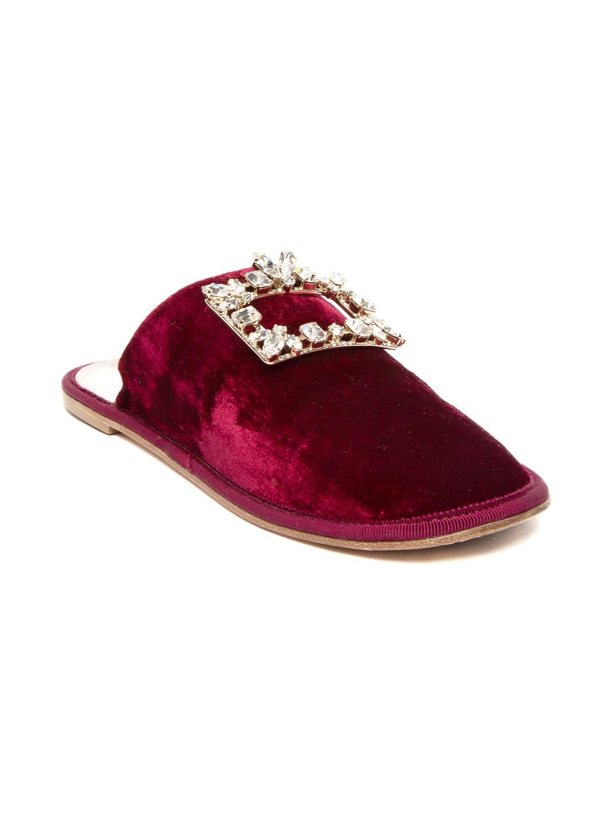 CONDITION is Good. Some wear to shoes is evident. Moderate signs of wear to soles and a minor stain on the inside of the right shoe on this used Roger Vivier designer resale item. Details Burgundy Mules style Velvet Round toe Square embellishment on