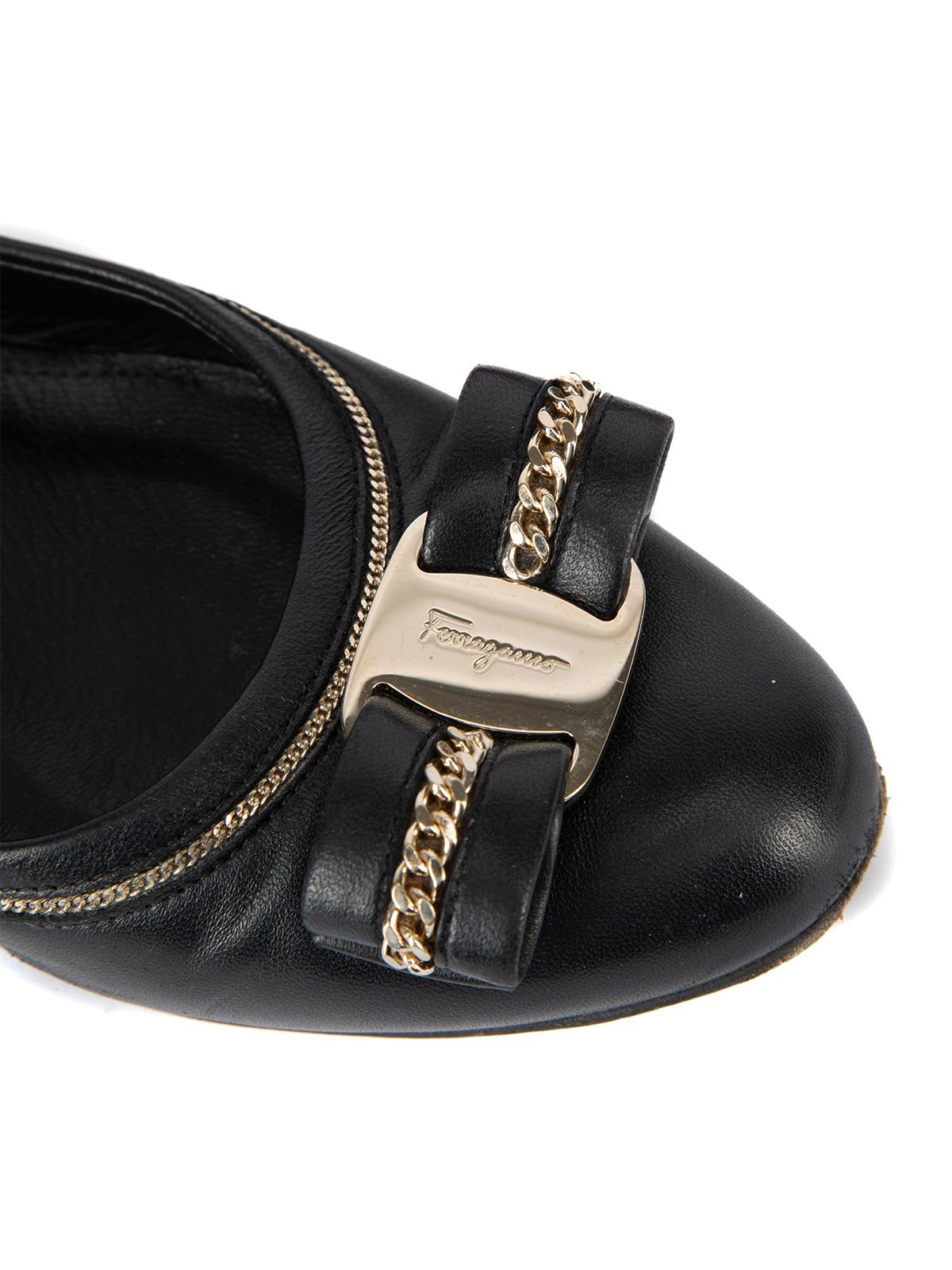 Pre-Loved Salvatore Ferragamo Women's Black Leather Vara Chain Bow Pumps 2