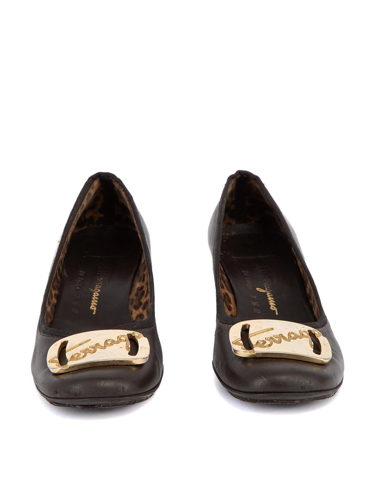 Pre-Loved Salvatore Ferragamo Women's Dark Brown Leather Gold Buckle Block Heels In Good Condition For Sale In London, GB