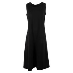 Yves Saint Laurent - Automne 2010 - Robe droite sans manches en laine noire, pour femmes