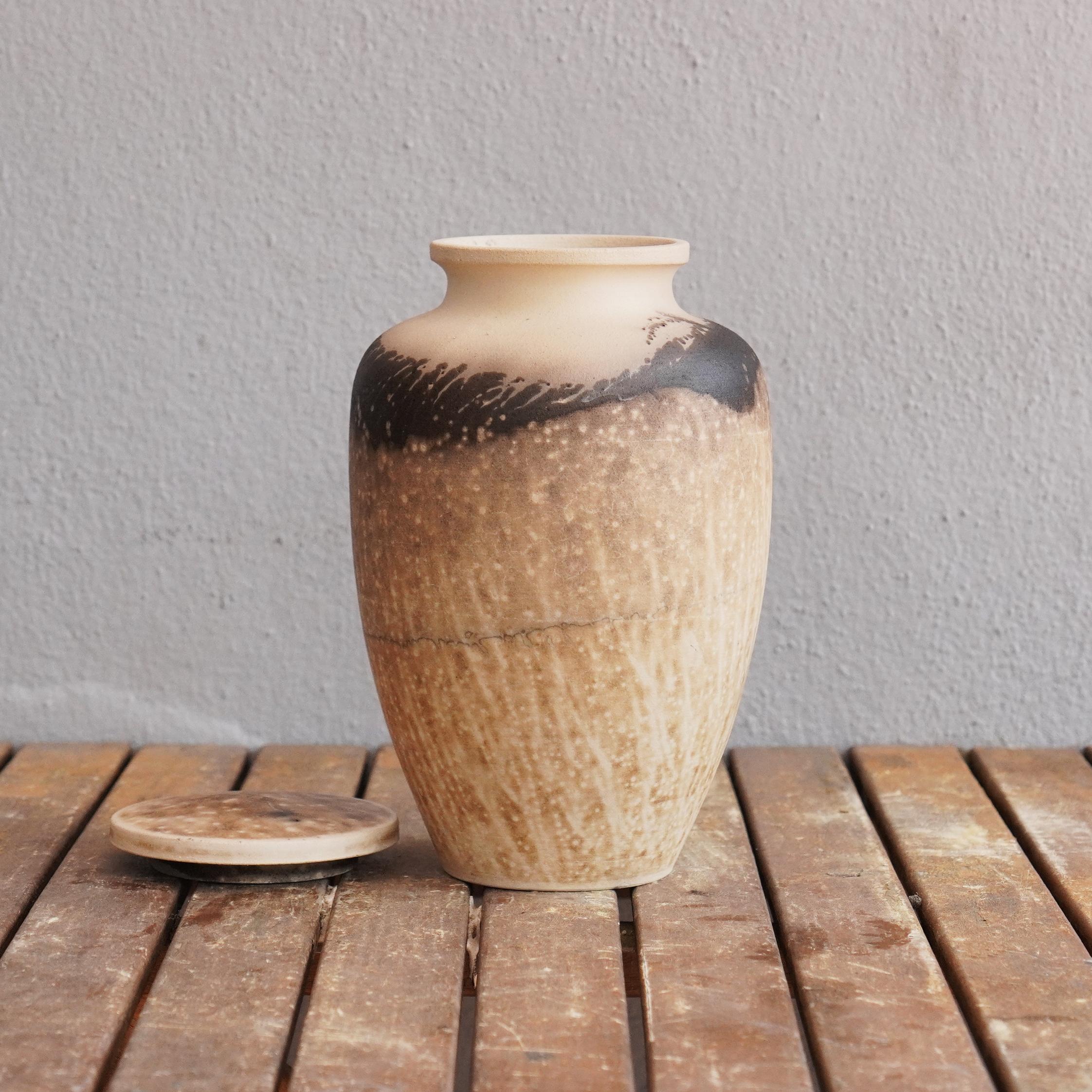 Contemporary Pre-Order Omoide Urn 170 Cubic Inches, Obvara, Ceramic Raku Pottery For Sale