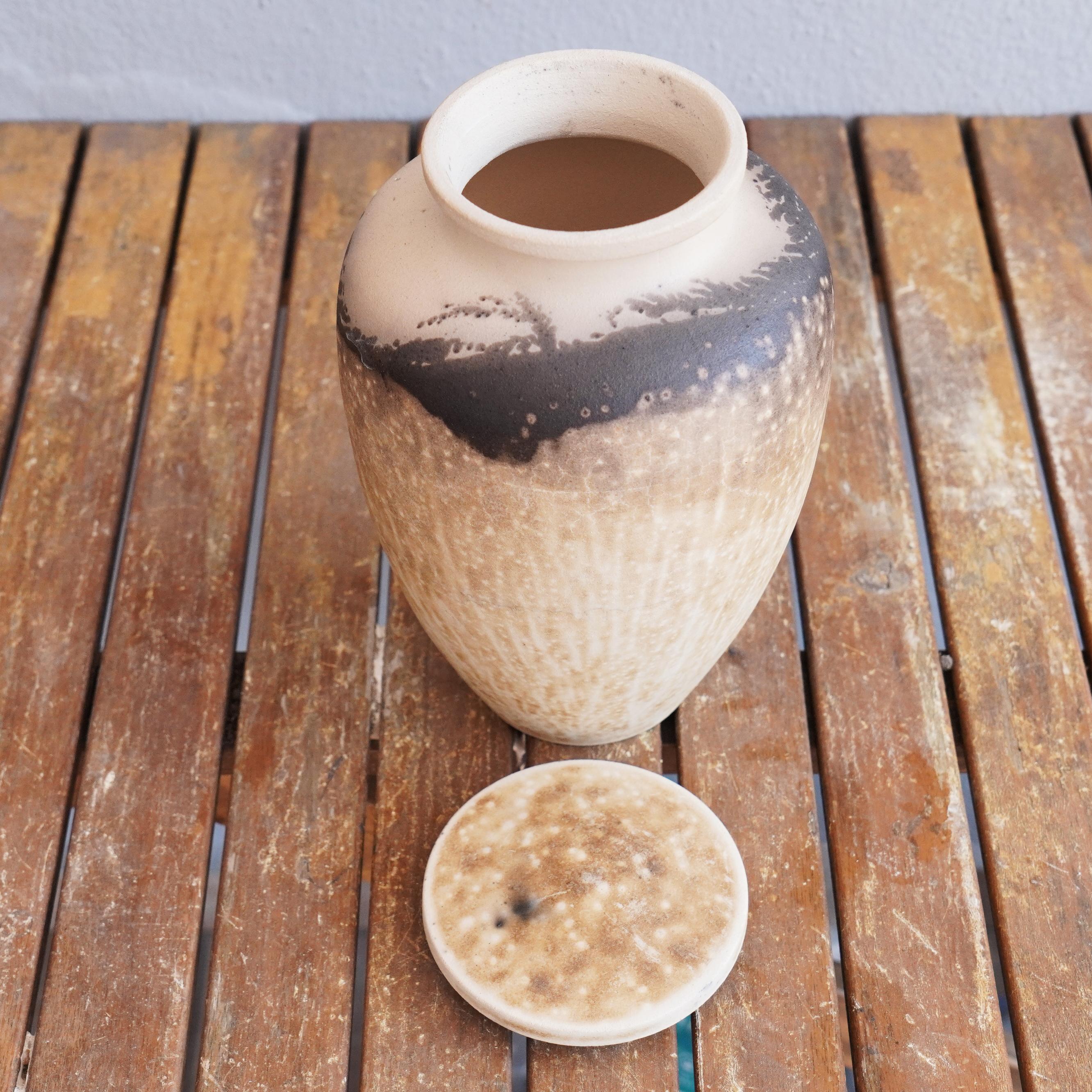 Pre-Order Omoide Urn 170 Cubic Inches, Obvara, Ceramic Raku Pottery For Sale 1