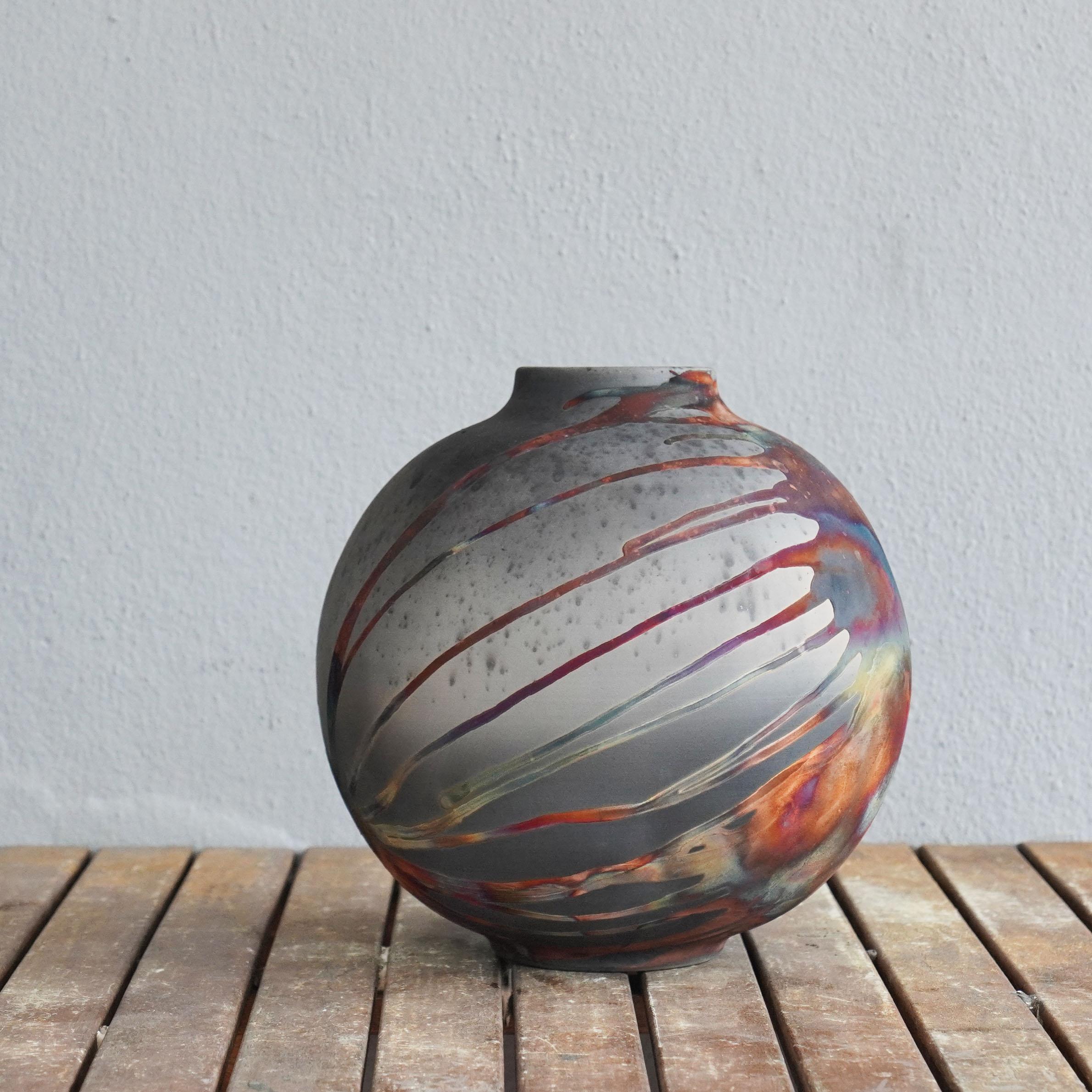 Cotto in fornace Preordina il vaso Raku Large 11 inches Globe Vase, Carbon Copper, Ceramic Pottery Decor in vendita