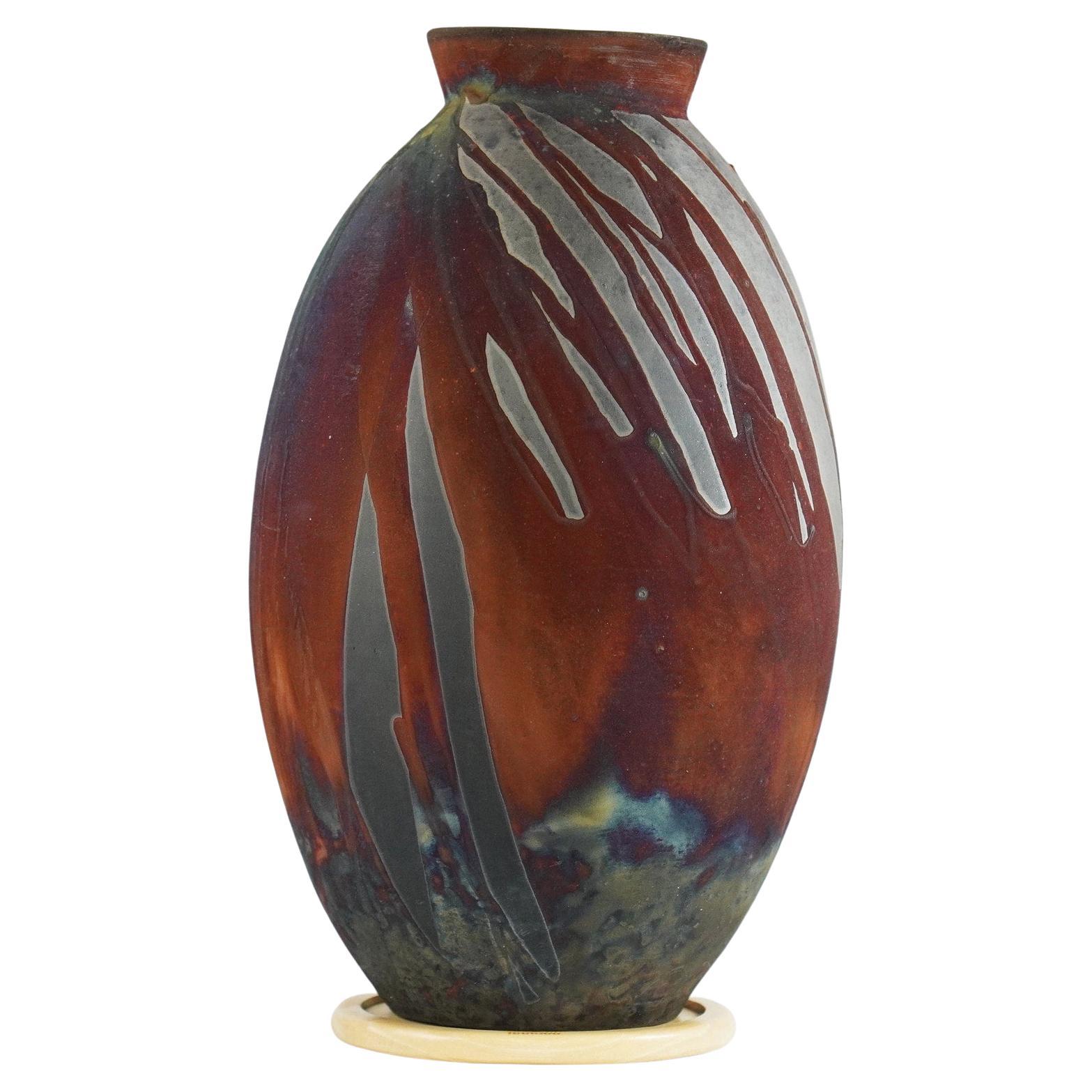 Raku Ovale Vase aus Kohlenstoff-Kupfer – Keramik-Dekor im Angebot