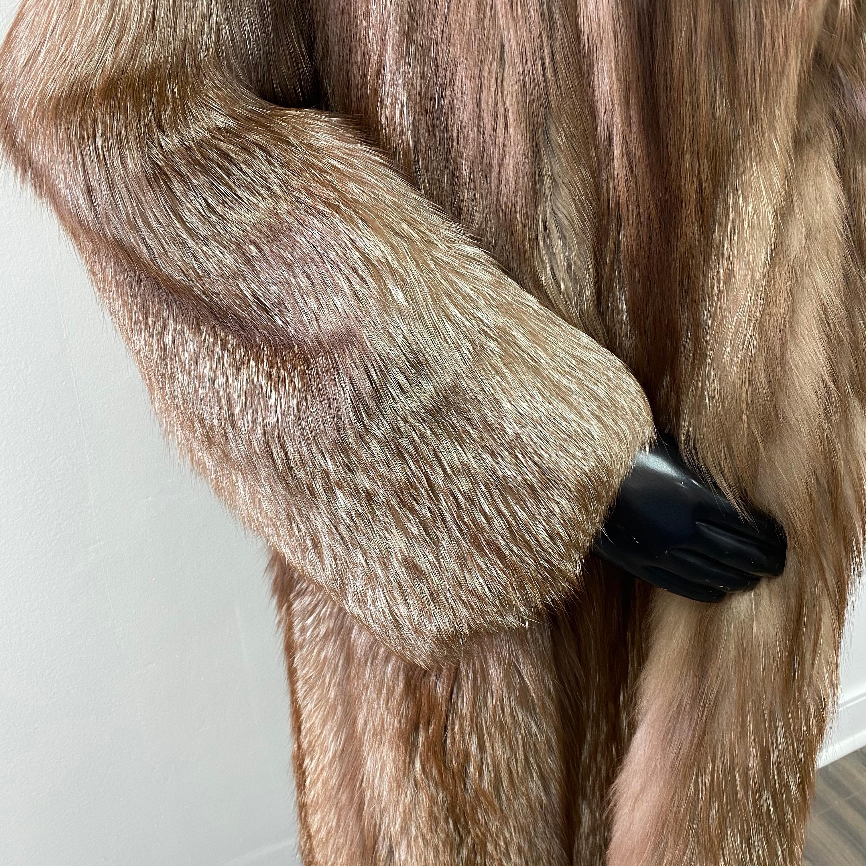 Brown Dyed Silver Fox Fur Coat (Size 10-M) In Excellent Condition In Montreal, Quebec