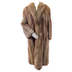 Manteau en fourrure de renard argenté teint en brun (Taille 10-M)