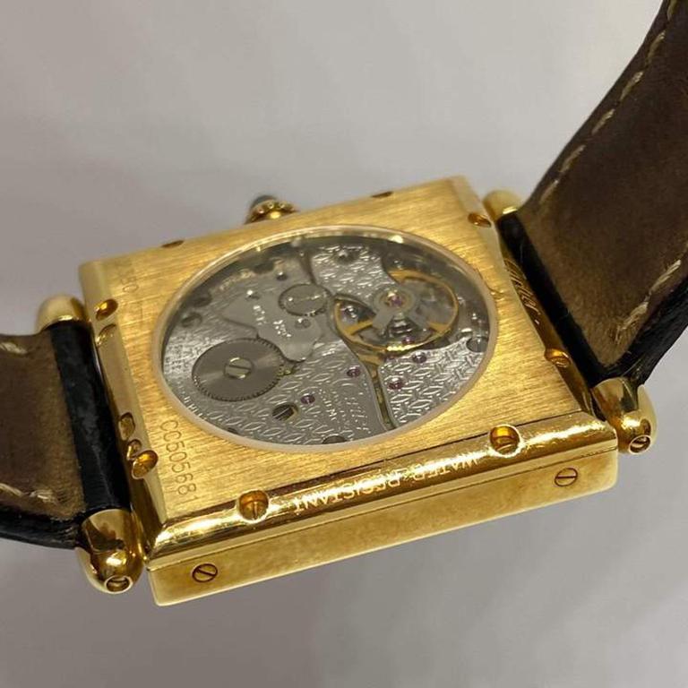 Pre-Owned Cartier Carree Obus Tank Guilloche Exhibition 18k Gelbes Uhrenarmband Damen im Angebot