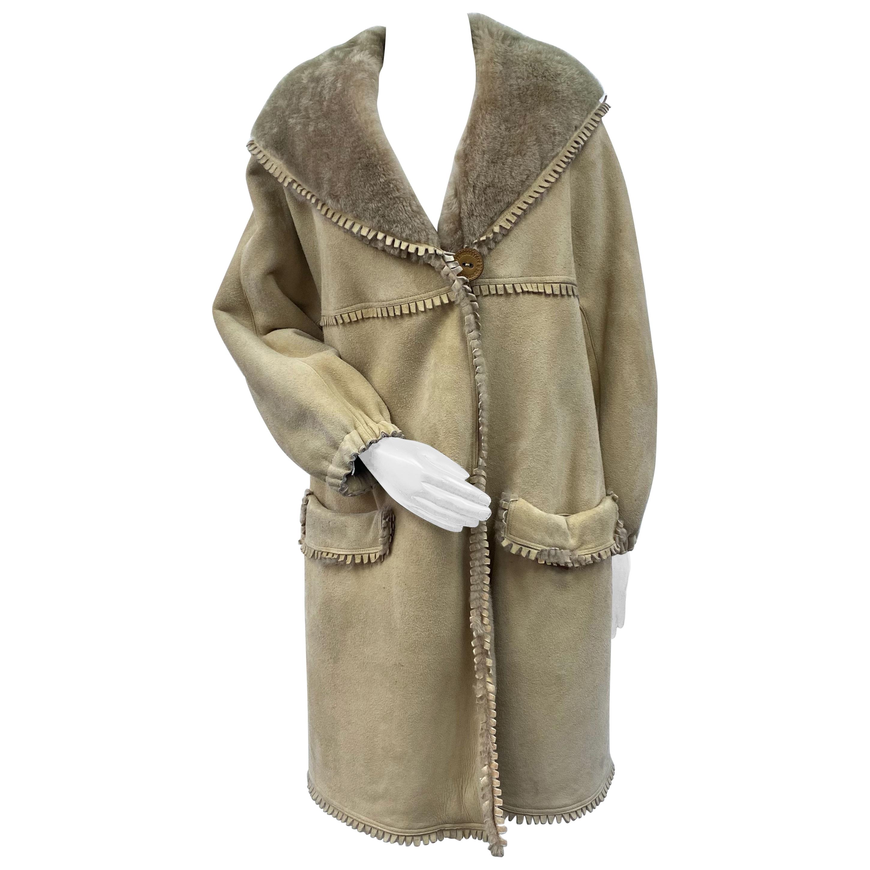 Brand New Fendi Fendissime Italian Beige Shearling Fur Coat (Size 14-L) For Sale