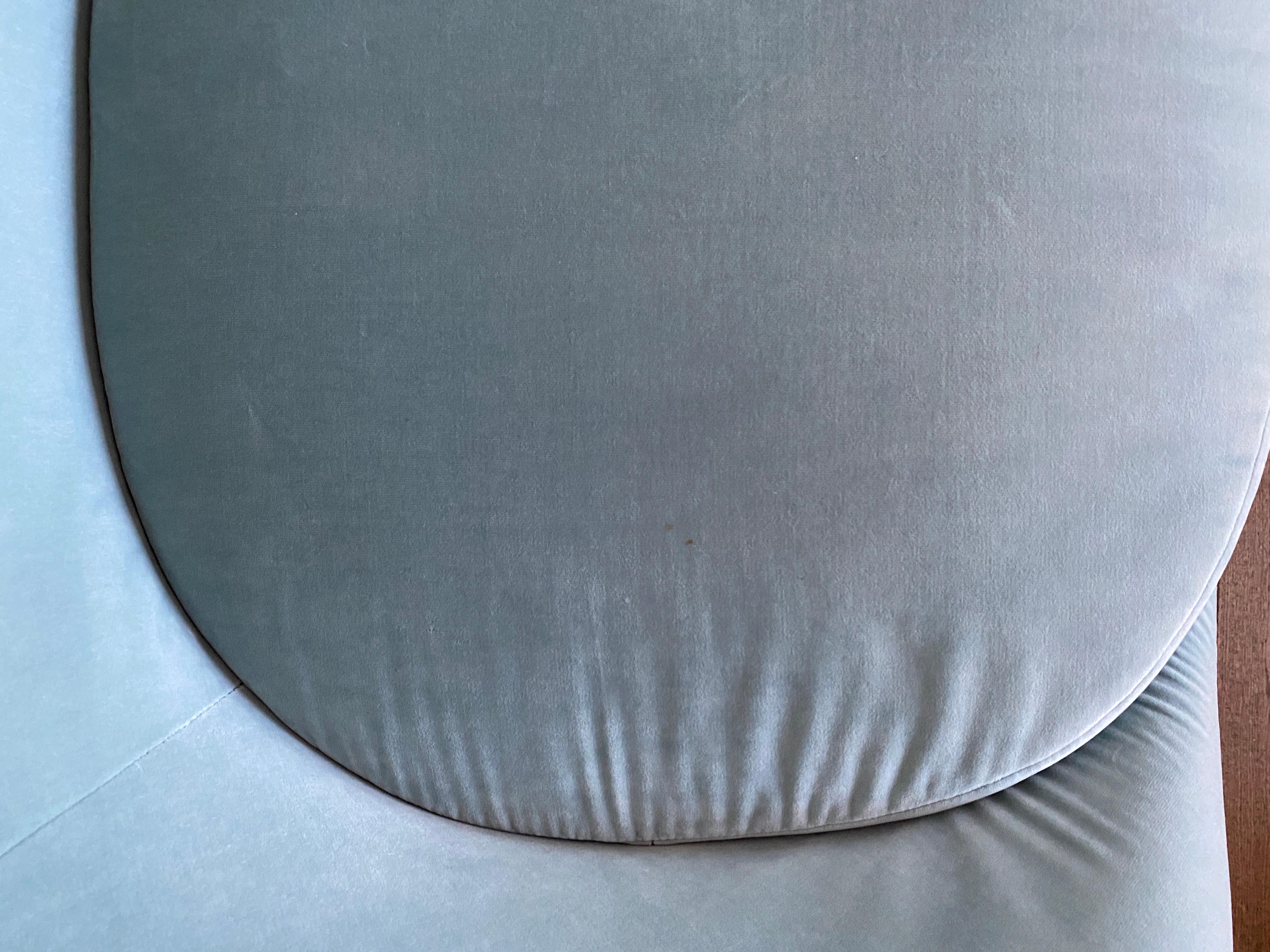 Fauteuil d'occasion Gio Ponti D.154.2 en tissu de daim bleu clair en vente 3