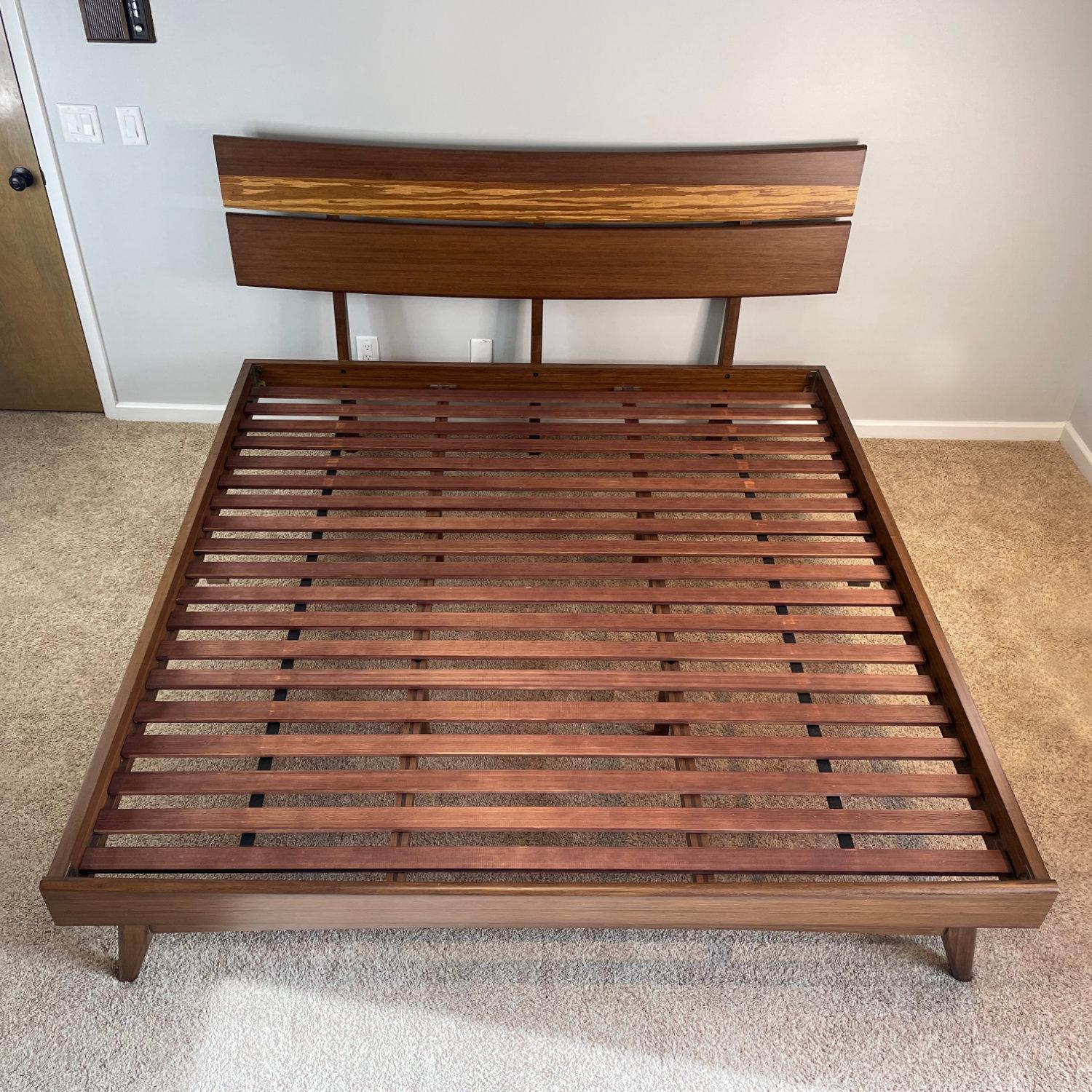 Scandinavian Modern Pre-Owned Greenington Azara King Size Sustainable Eco-Friendly Platform Bed For Sale