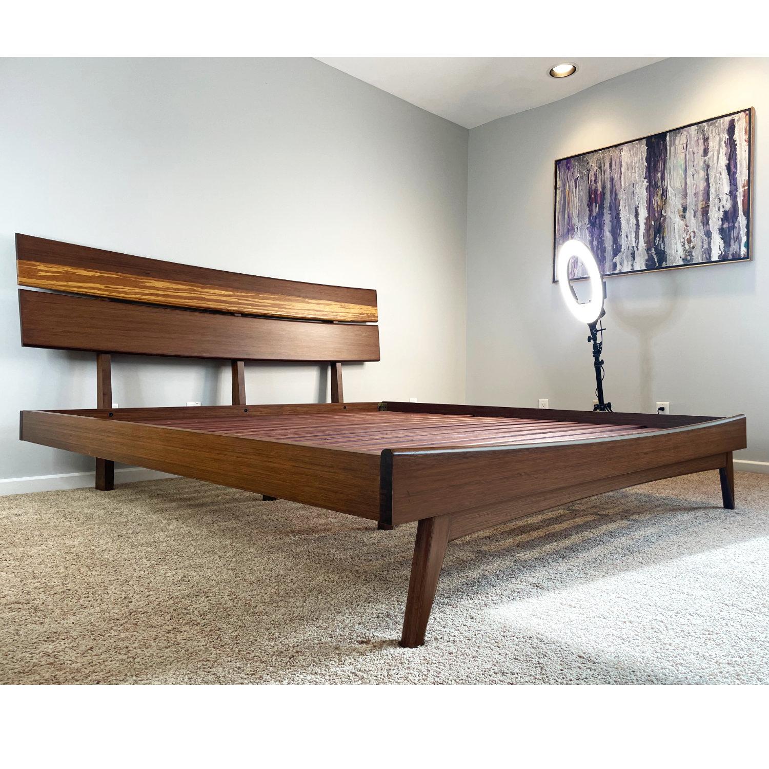 Hardwood Pre-Owned Greenington Azara King Size Sustainable Eco-Friendly Platform Bed For Sale