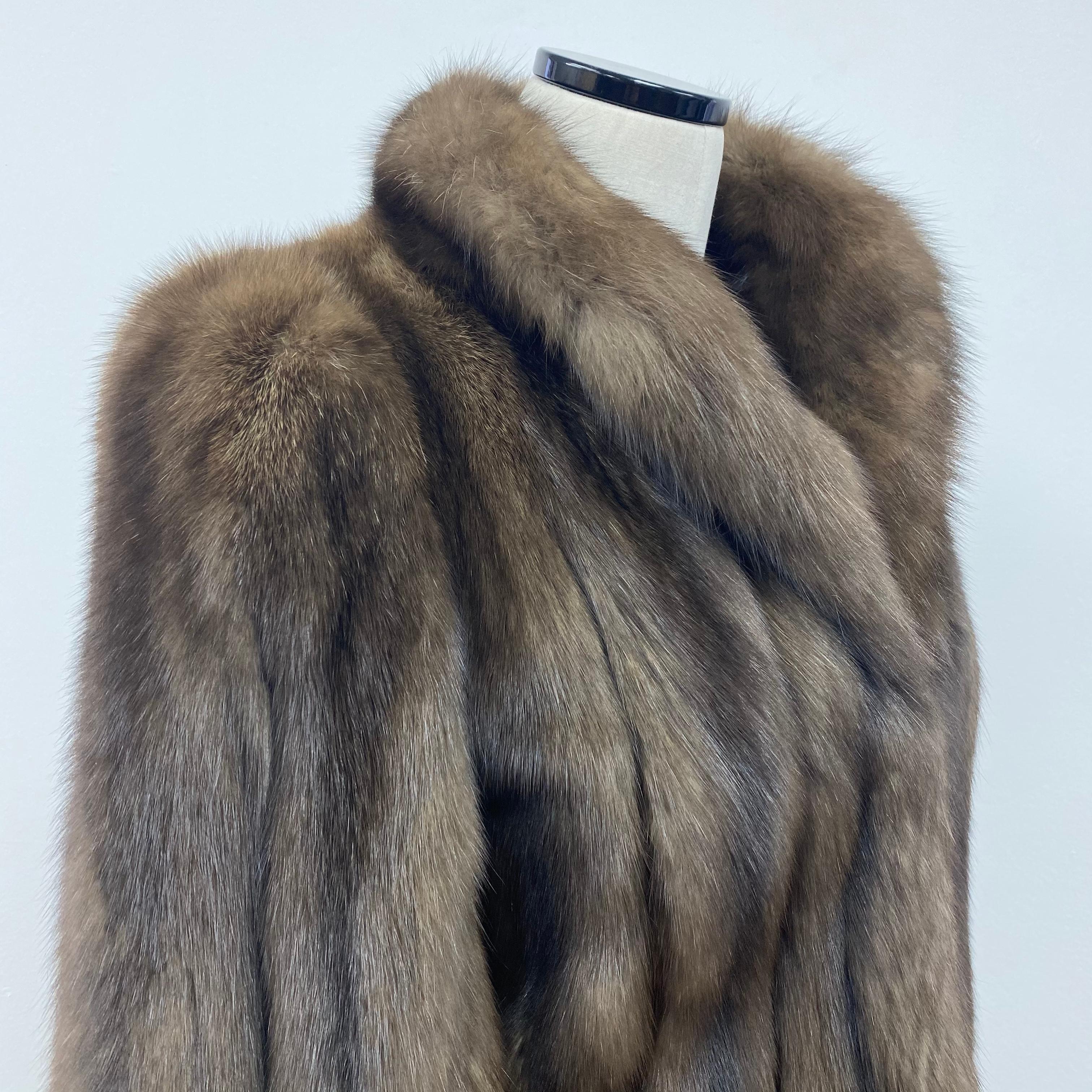 Russian Sable Fur Jacket (Size 6-S) In Excellent Condition In Montreal, Quebec
