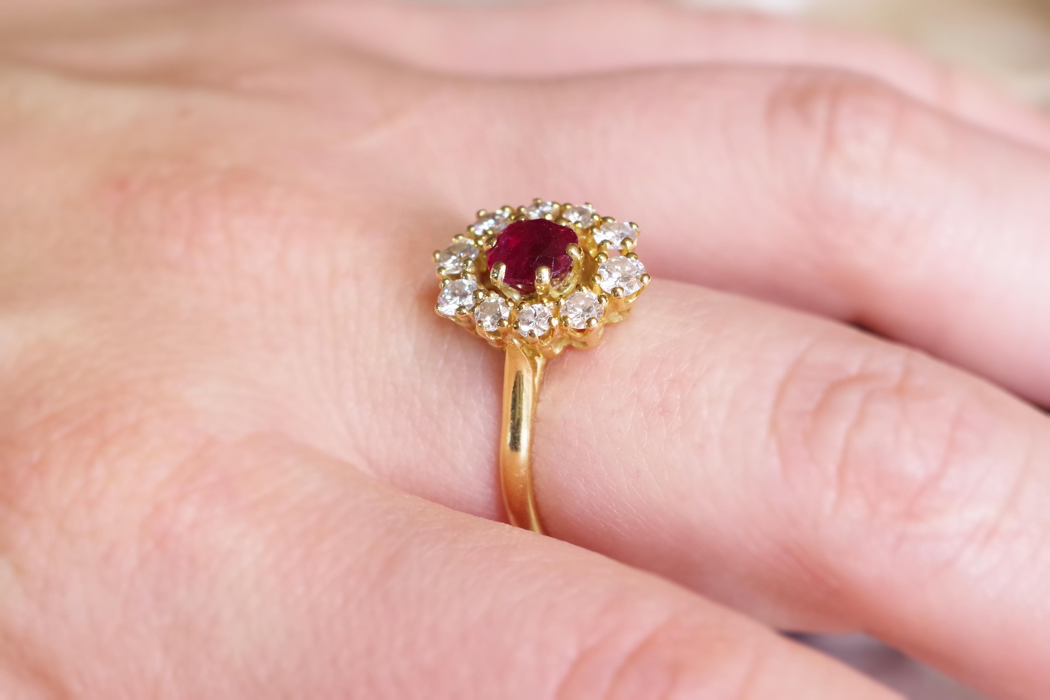 Contemporary Pre-Owned Ruby and Diamonds Cluster Ring in 18k Gold, Vintage Cluster Ring For Sale