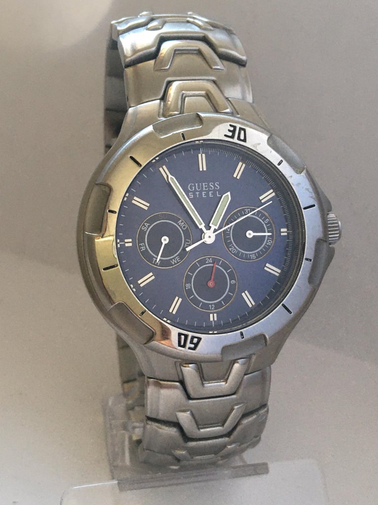 PreOwned Stainless Steel Guess Battery Operated Men’s Watch at 1stDibs