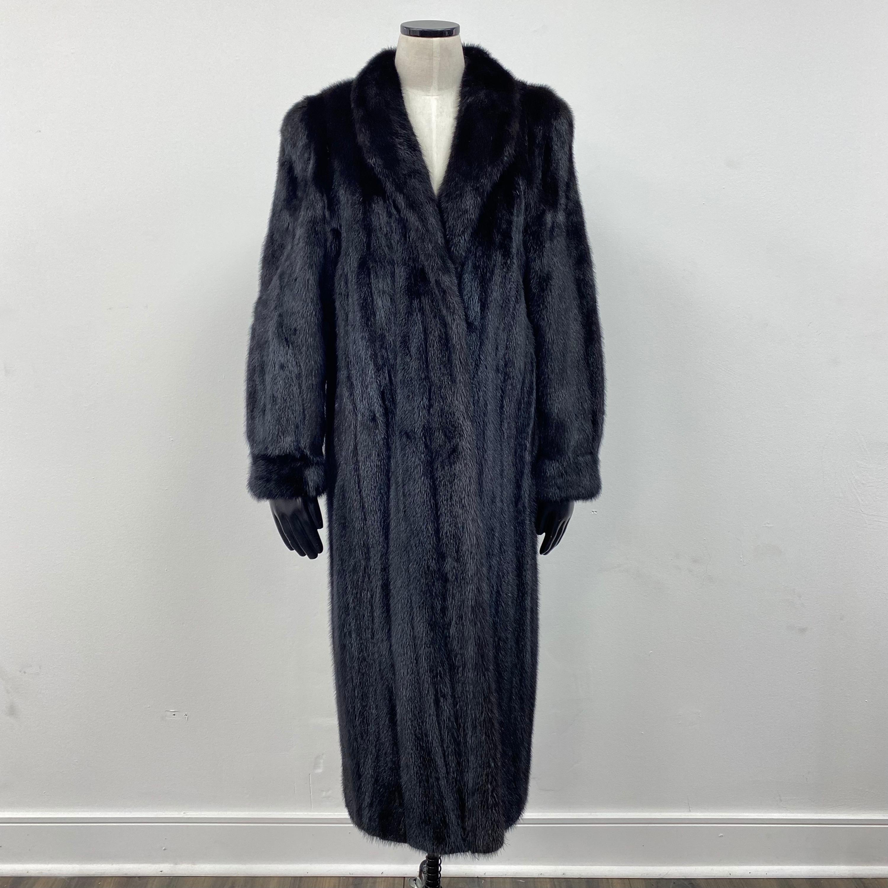 PRODUCT DESCRIPTION:

classic Vincenzo Black Opal mink mid-length fur coat 

Condition: Like new

Closure: Hooks & Eyes

Color: Black

Material: Black opal mink 
Garment type: mid-length Coat

Sleeves: Dolman with bracelet cuffs
Pockets: Two side