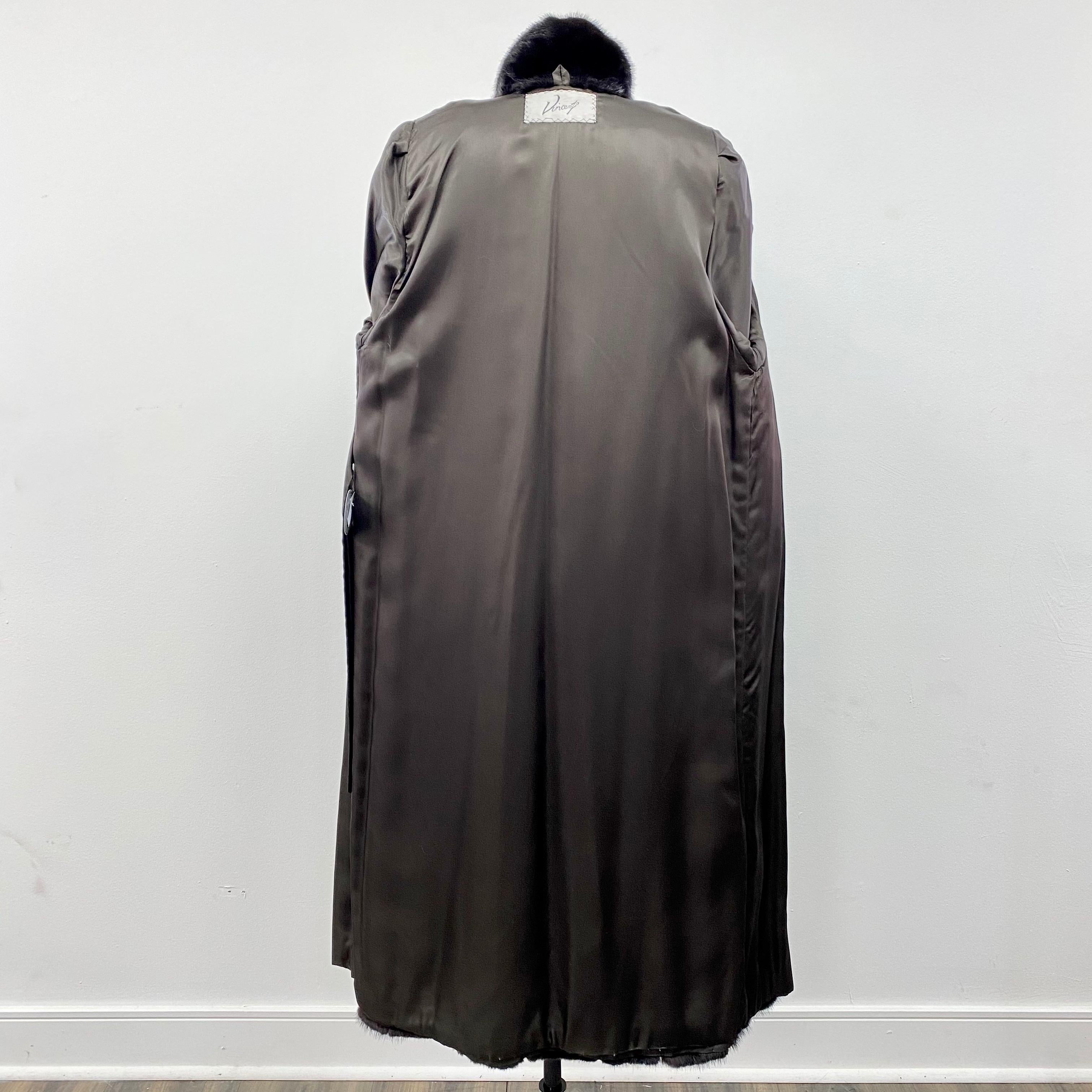 Abrigo de piel de visón ópalo negro Vincenzo (Talla 8-S) en venta 2
