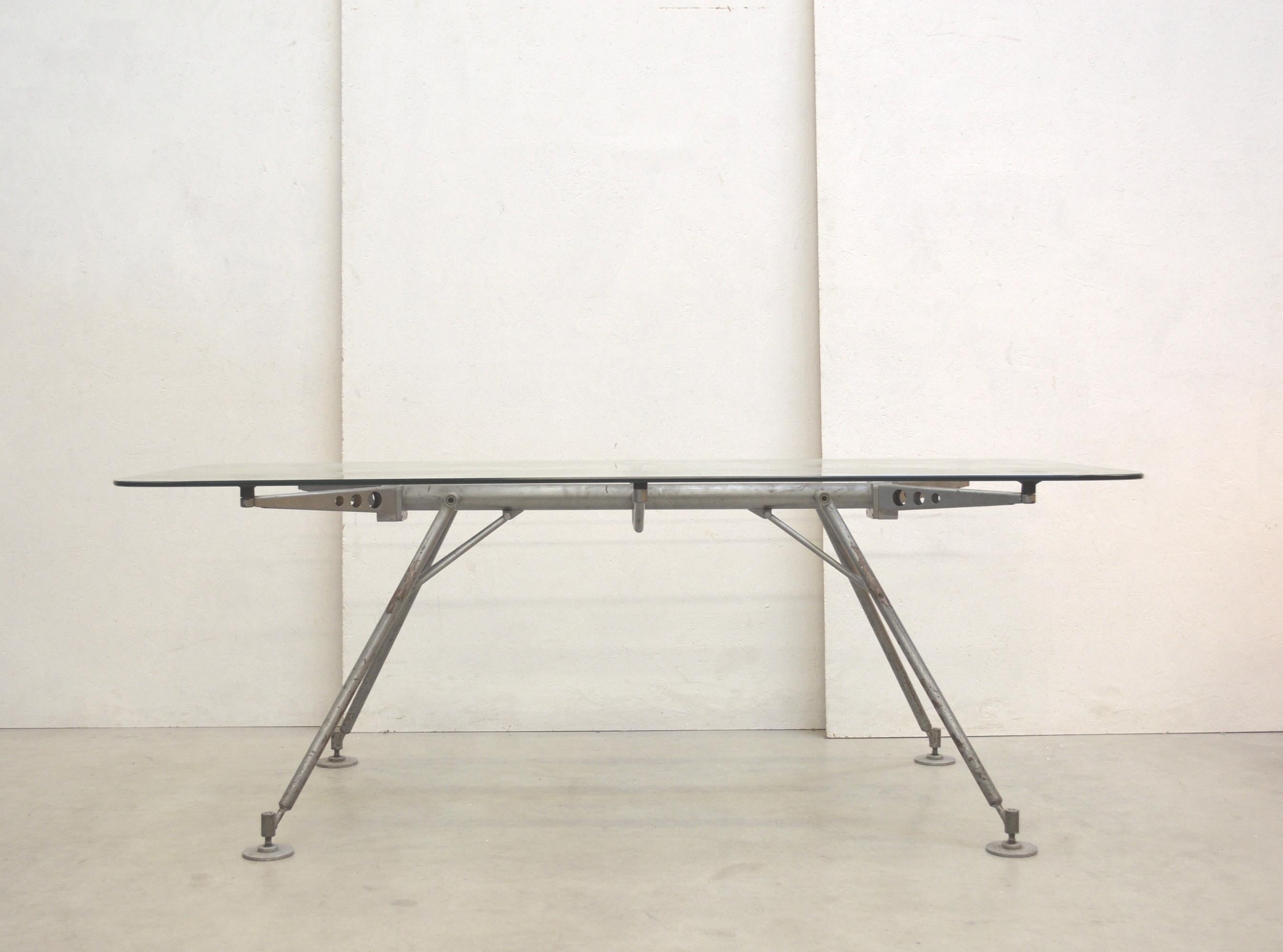 norman foster table