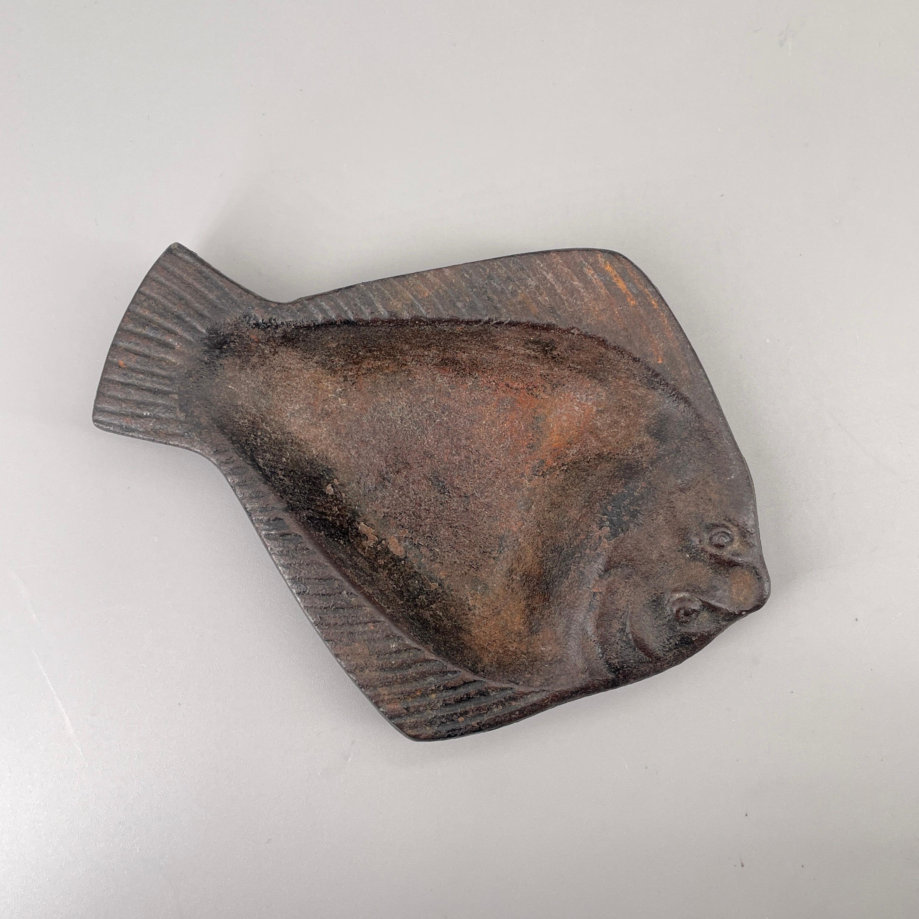 Early 20th Century Pre-War Japanese Iron Fish Dish Vintage Flounder For Sale
