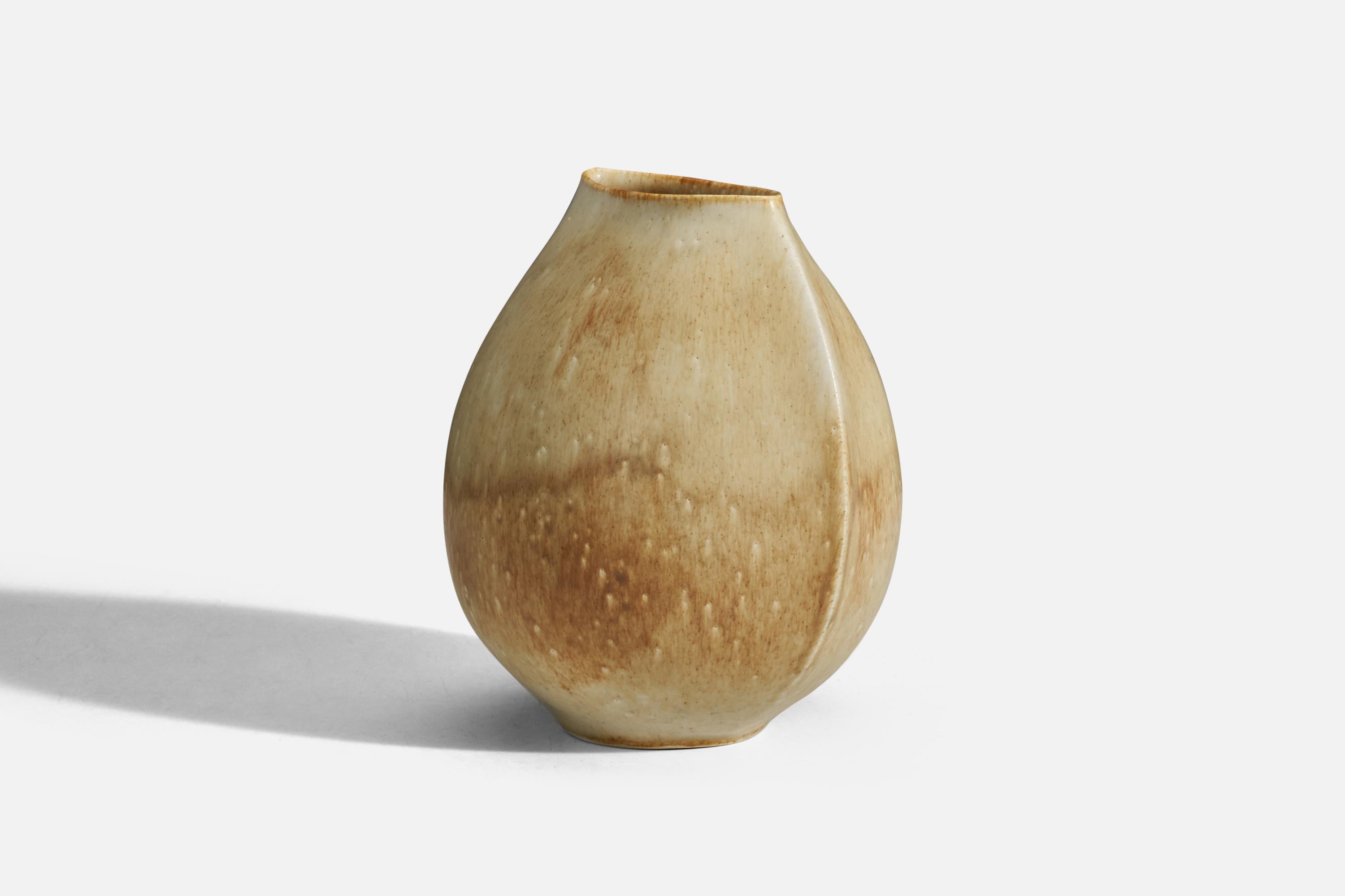Scandinavian Modern Preben Brandt Larsen, Vase, Cream Glazed Stoneware, Fejø, Denmark, 1960s For Sale