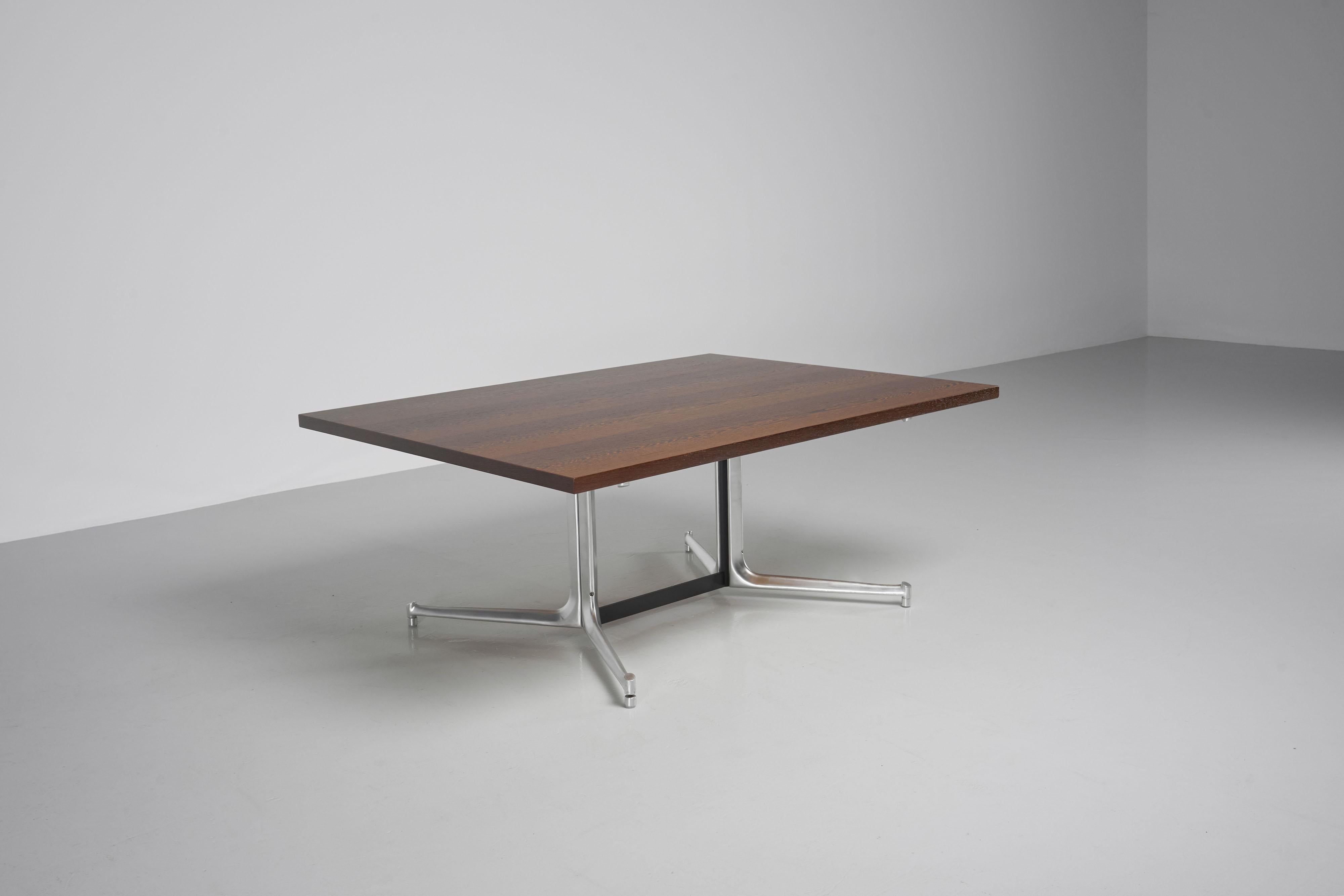 Highly rare dining or office table designed by Preben Fabricius and Jorgen Kastholm and manufactured by Kill International Fellbach, Germany 1968. This table has cast aluminium feet which are connected by a solid steel structure which is painted in