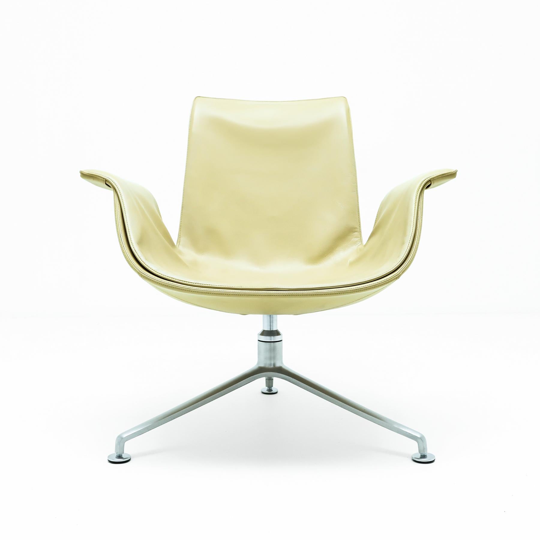 German Preben Fabricius and Jorgen Kastlhom FK 6727-3G Lounge Chairs for Walter Knoll For Sale
