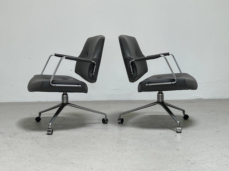 Preben Fabricius and Jørgen Kastholm Desk Chair Model FK84 In Good Condition For Sale In Dallas, TX