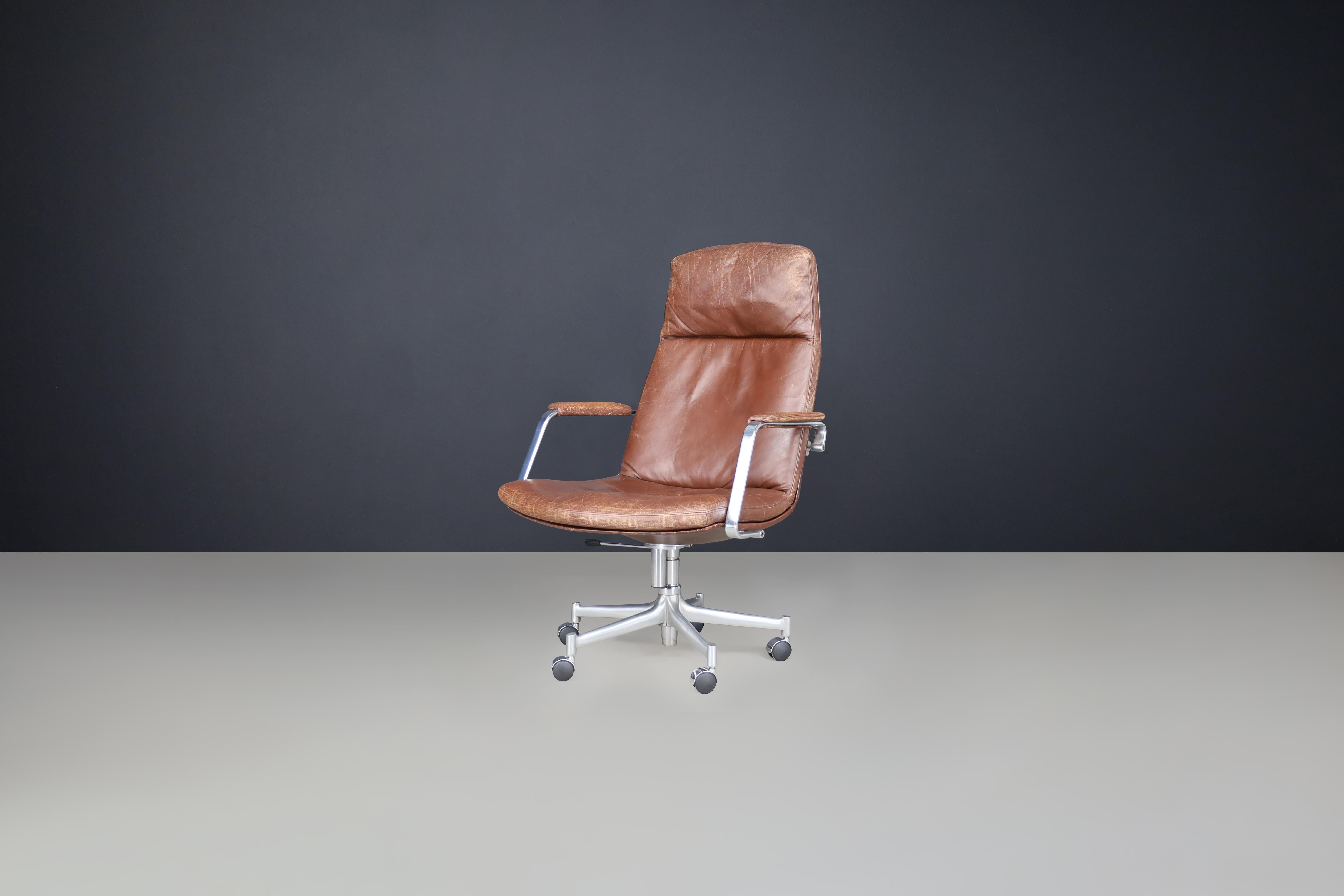 Mid-Century Modern Preben Fabricius and Jørgen Kastholm patinated leather armchair for Kill Int.  For Sale